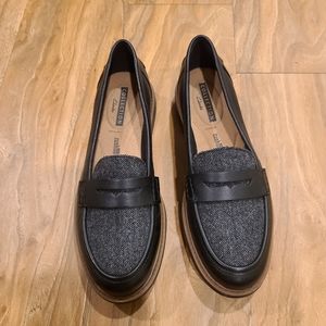 NWOT Clarks Eletta loafers size 7